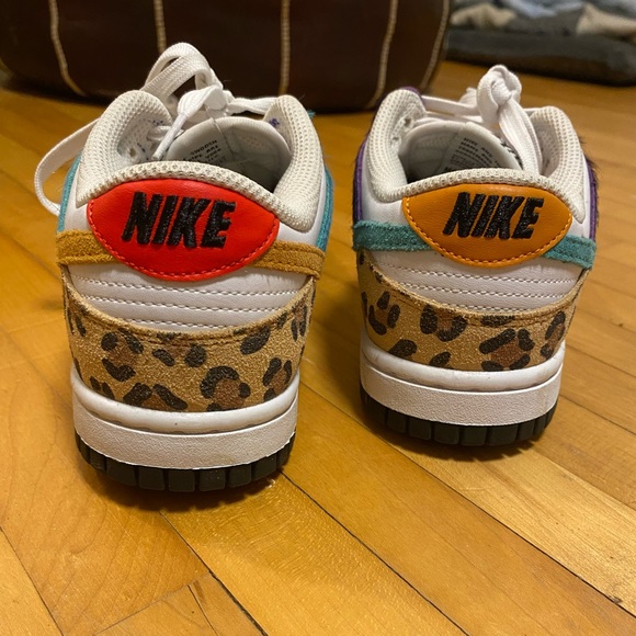 Women Nike Dunks - Picture 2 of 5